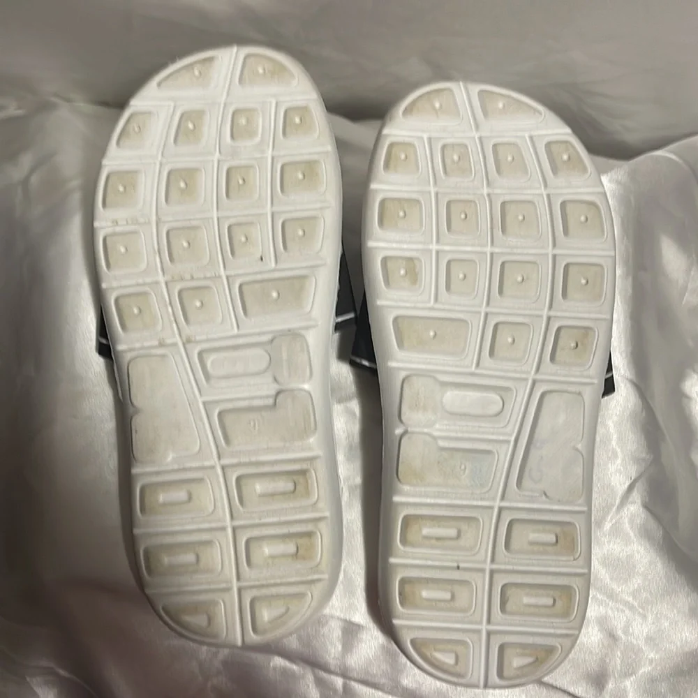 Chaps Black and White Men's Slide Sandals